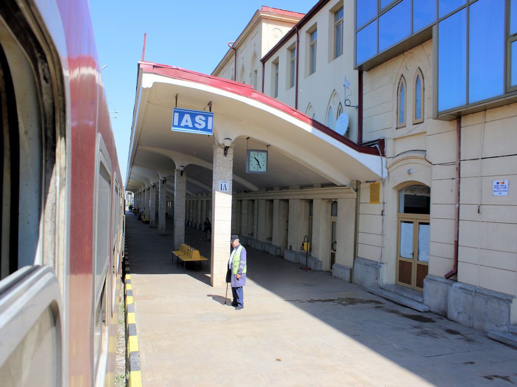 Der Bahnhof Iasi - Mit der Bahn durch Rumänien - ein erholsamer Urlaub in Rumänien.