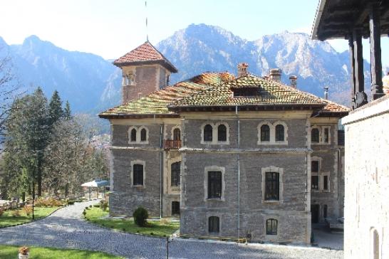Urlaub in Rumänien - Urlaub in Busteni => Foto: Blick auf das Schloss Cantacuzino