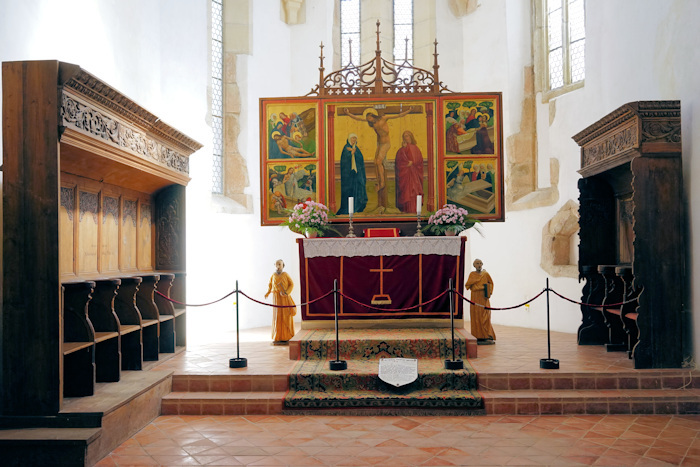 Die Kirche innerhalb der Mauern – Flügelaltar aus dem 15. Jahrhundert