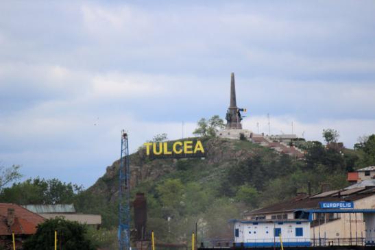 Urlaub in Tulcea - Foto: Blick auf Tulcea, mit dem Unabhängigkeitsdenkmal